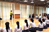 「ティーン（女子中高生）のための護身法ワークショップ」の様子